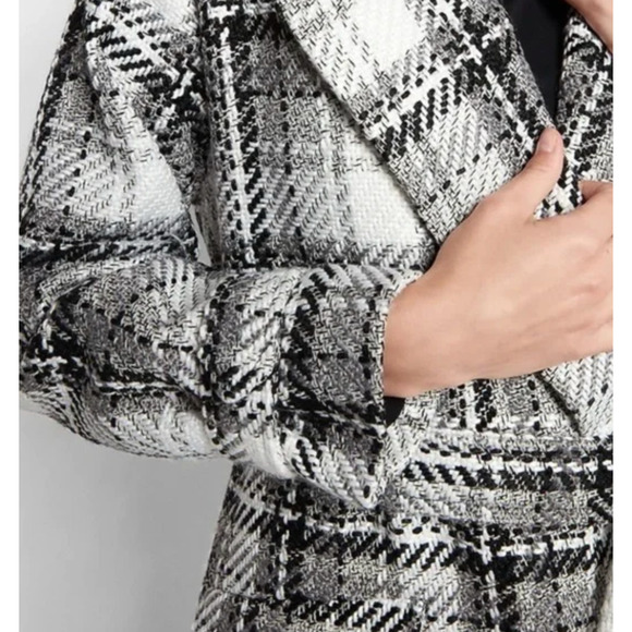 NEW EXPRESS BLACK WHITE GRAY PLAID BELTED WRAP FRONT COAT SIZE SMALL - Picture 6 of 10